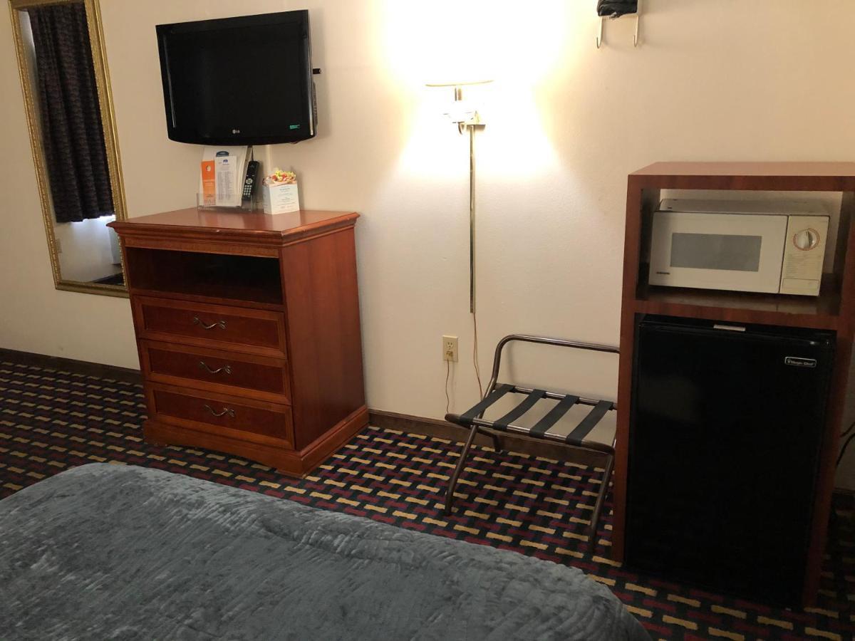 Howard Johnson By Wyndham Perry Ga Bagian luar foto