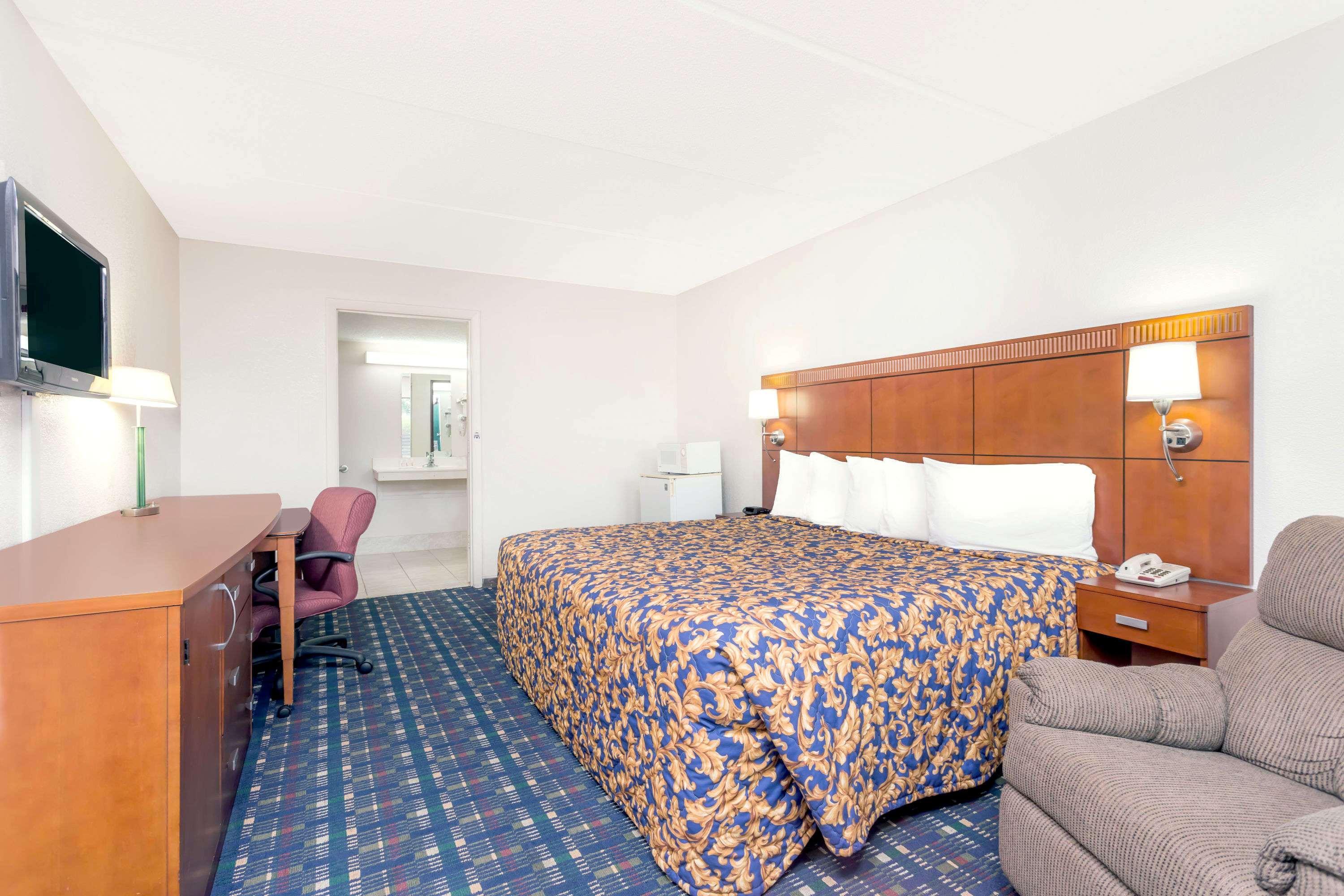 Howard Johnson By Wyndham Perry Ga Bagian luar foto