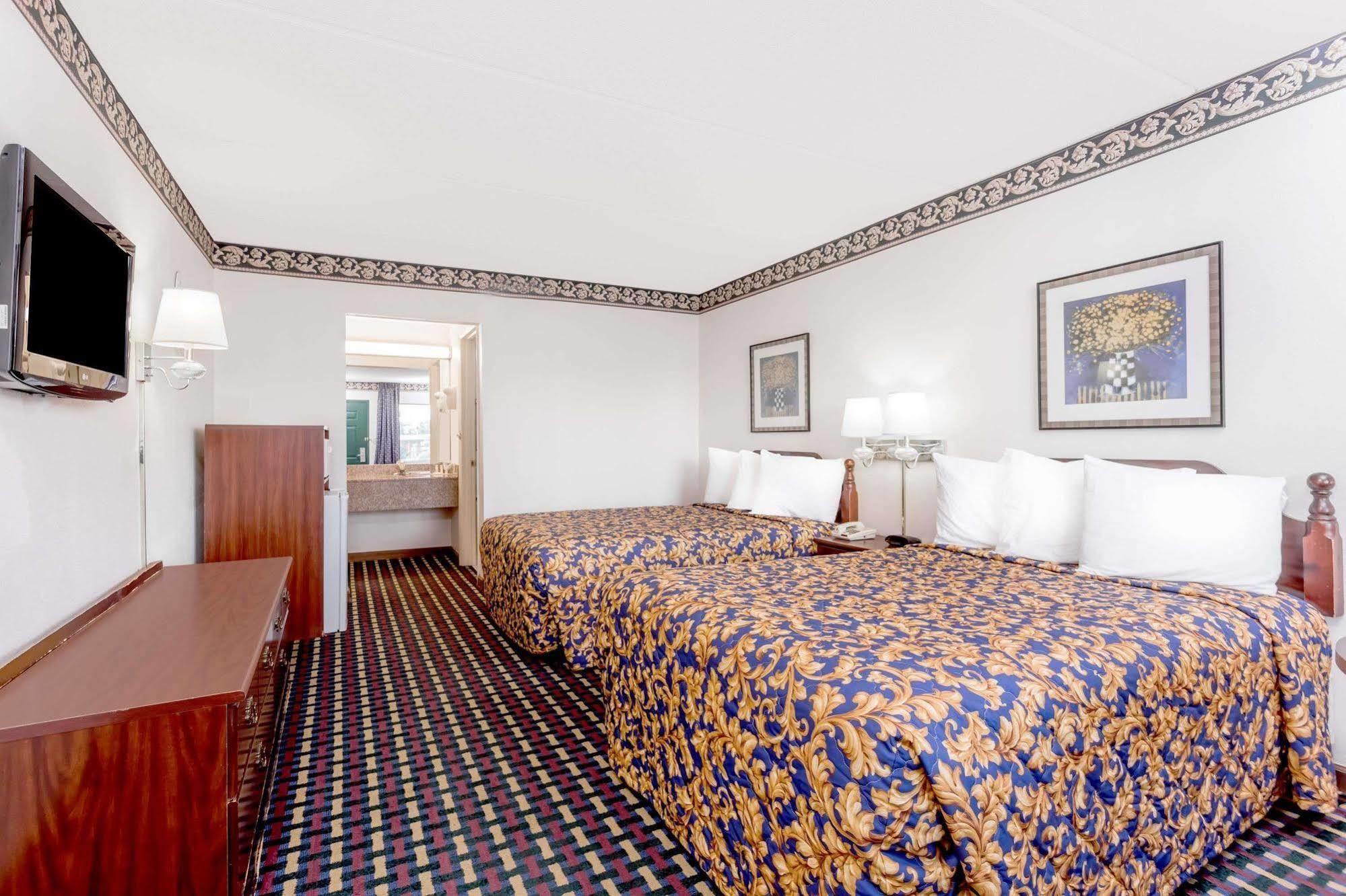 Howard Johnson By Wyndham Perry Ga Bagian luar foto